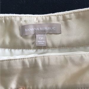 Banana Republic 0P Cream Pencil Skirt with Gold Zipper Detail